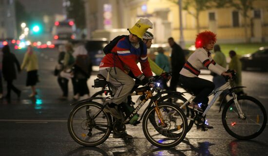 Third night time cycle parade in Moscow