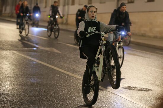 Third night time cycle parade in Moscow