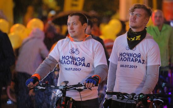 Third night time cycle parade in Moscow