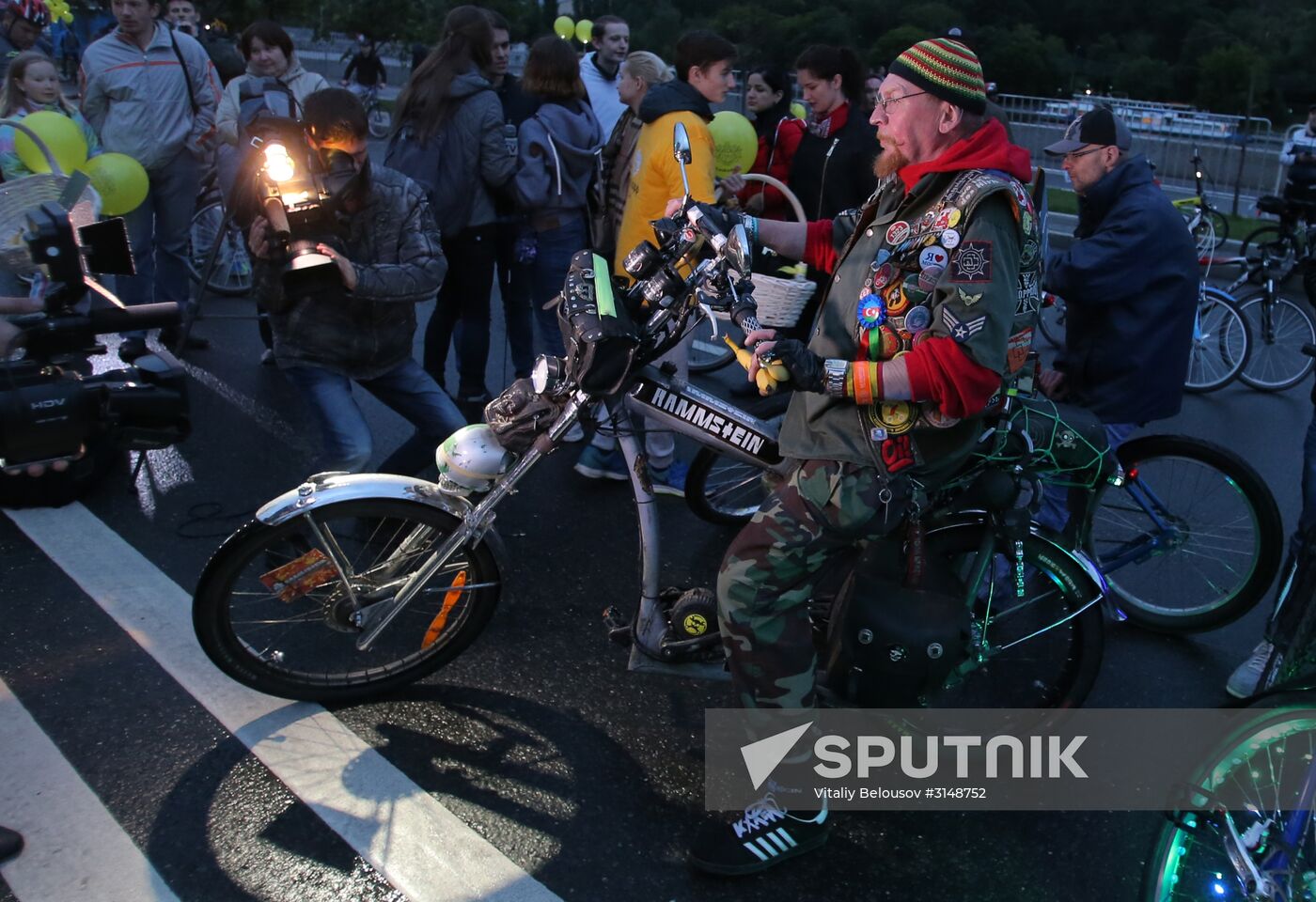 Third night time cycle parade in Moscow