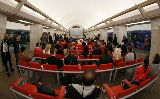 Shadow film demonstrated in Moscow metro