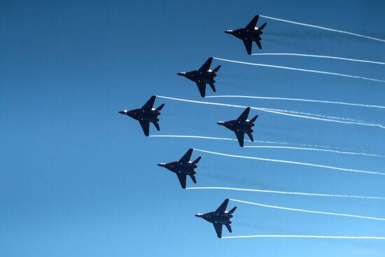 Celebrations mark Russian Aerospace Forces' 105th anniversary in St. Petersburg