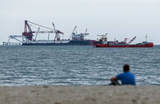 Lukoil-Morneftegaz fleet develops oilfield on Sambia Peninsula