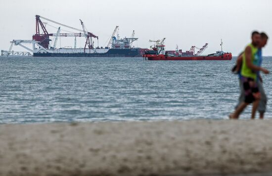 Lukoil-Morneftegaz fleet develops oilfield on Sambia Peninsula