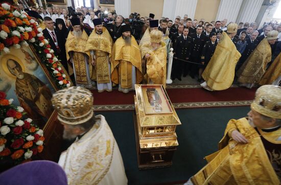 Welcoming for arc with St. Nicholas relics