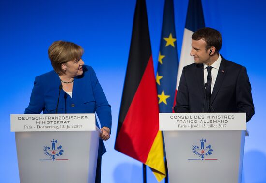 Emmanuel Macron and Angela Merkel's press conference in Paris