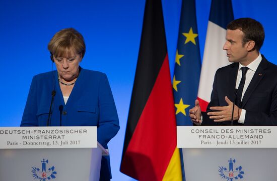 Emmanuel Macron and Angela Merkel's press conference in Paris