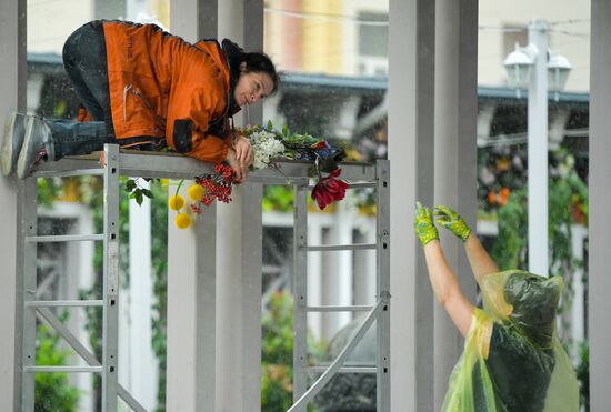 Installation of landscape arrangements of "Summer in Moscow. Flower jam" festival