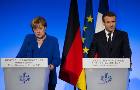 Emmanuel Macron and Angela Merkel's press conference in Paris
