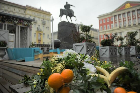 Installation of landscape arrangements of "Summer in Moscow. Flower jam" festival