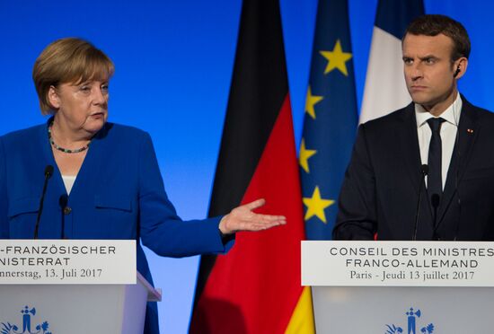 Emmanuel Macron and Angela Merkel's press conference in Paris