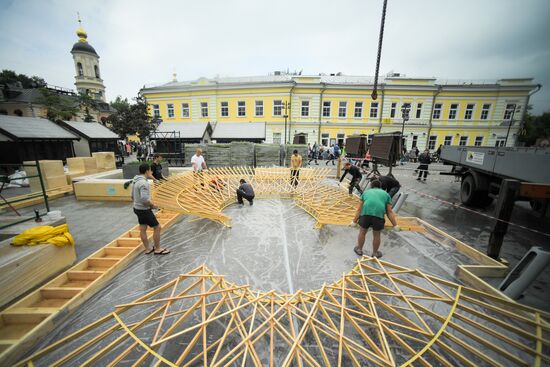 Installation of landscape arrangements of "Summer in Moscow. Flower jam" festival