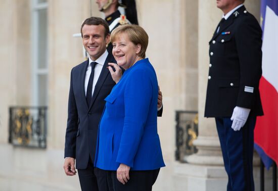Emmanuel Macron and Angela Merkel's press conference in Paris