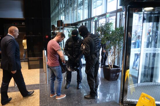 Police search office of Ukrainian periodical Vesti