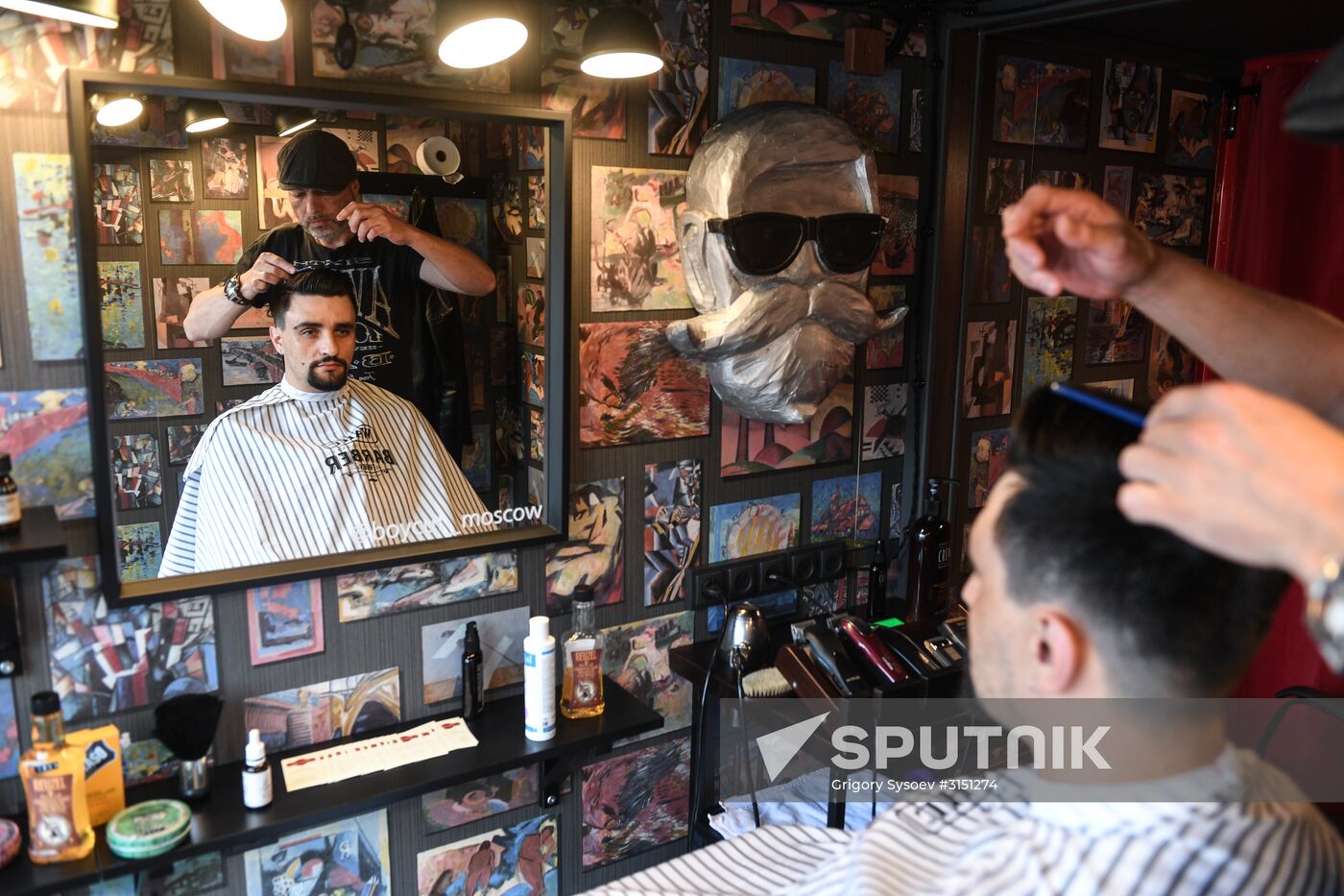 Boy Cut Barber Truck mobile barbershop appears in Moscow