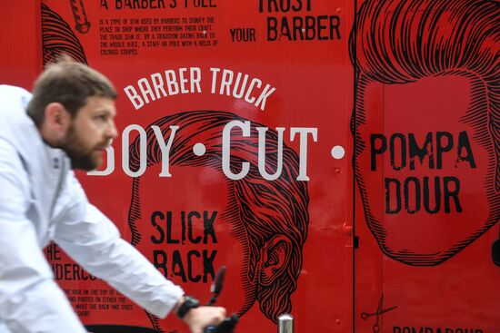 Boy Cut Barber Truck mobile barbershop appears in Moscow