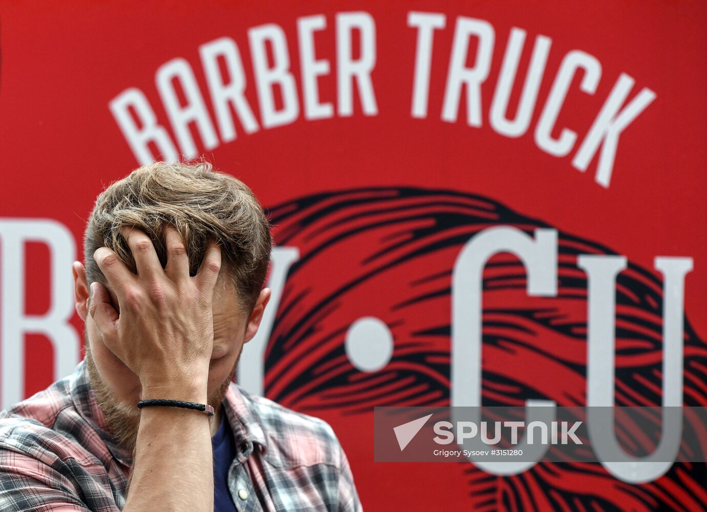 Boy Cut Barber Truck mobile barbershop appears in Moscow