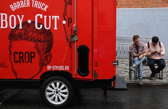 Boy Cut Barber Truck mobile barbershop appears in Moscow