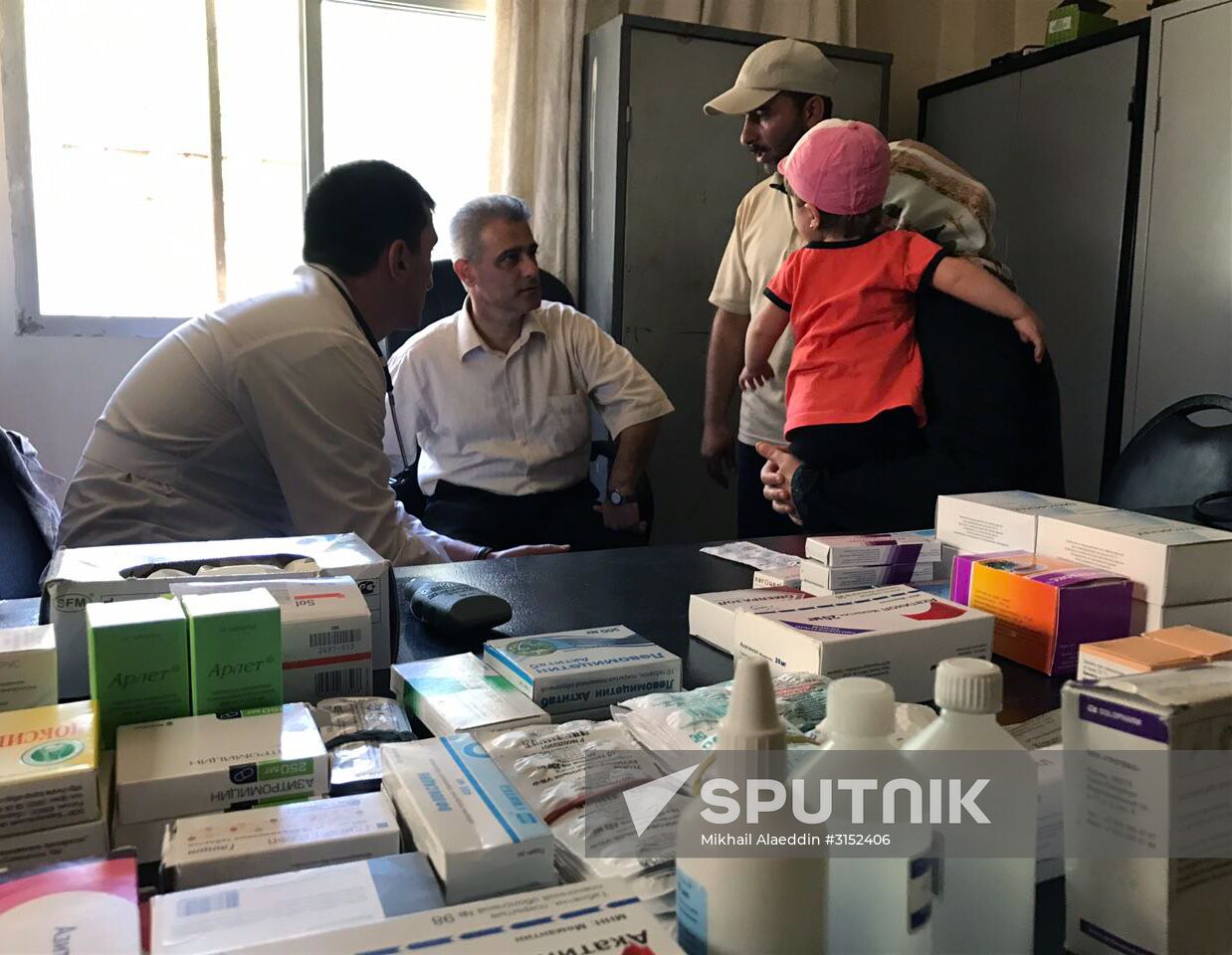 Russian Centre for Reconciliation of Opposing Sides in Syria delivers humanitarian aid to Quneitra province