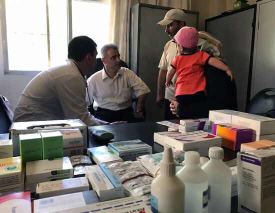 Russian Centre for Reconciliation of Opposing Sides in Syria delivers humanitarian aid to Quneitra province