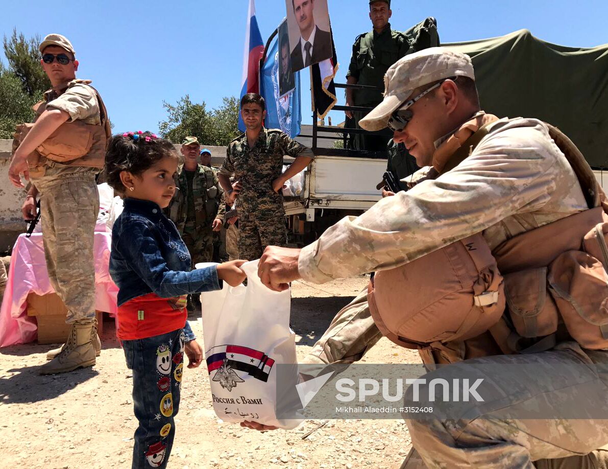 Russian Centre for Reconciliation of Opposing Sides in Syria delivers humanitarian aid to Quneitra province