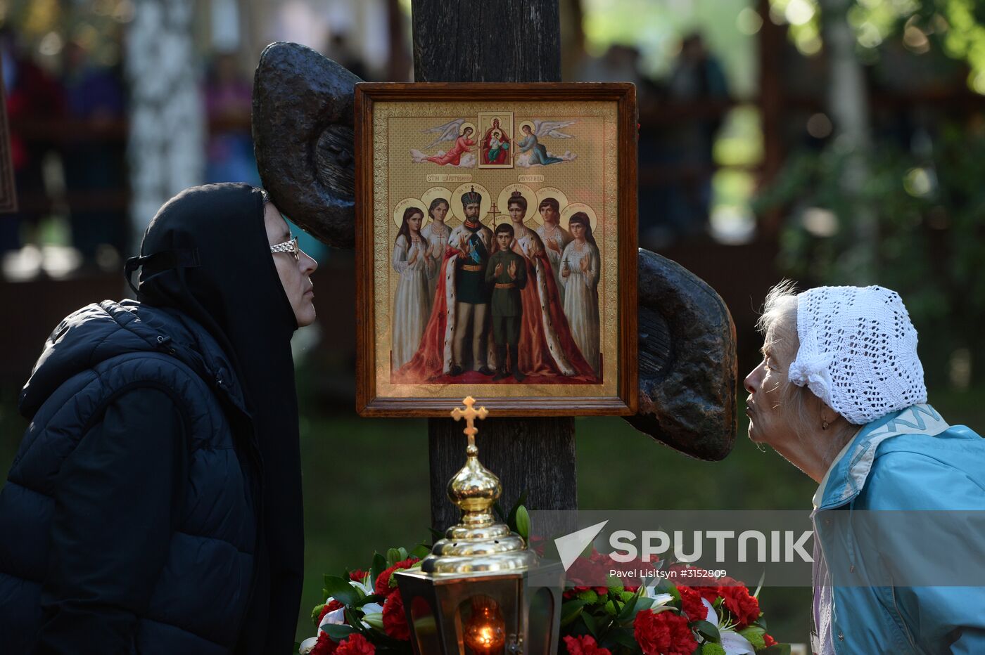 Tsarian religious procession in Yekaterinburg