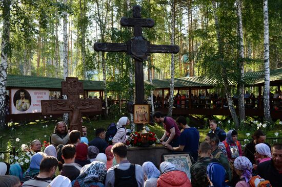 Tsarian religious procession in Yekaterinburg