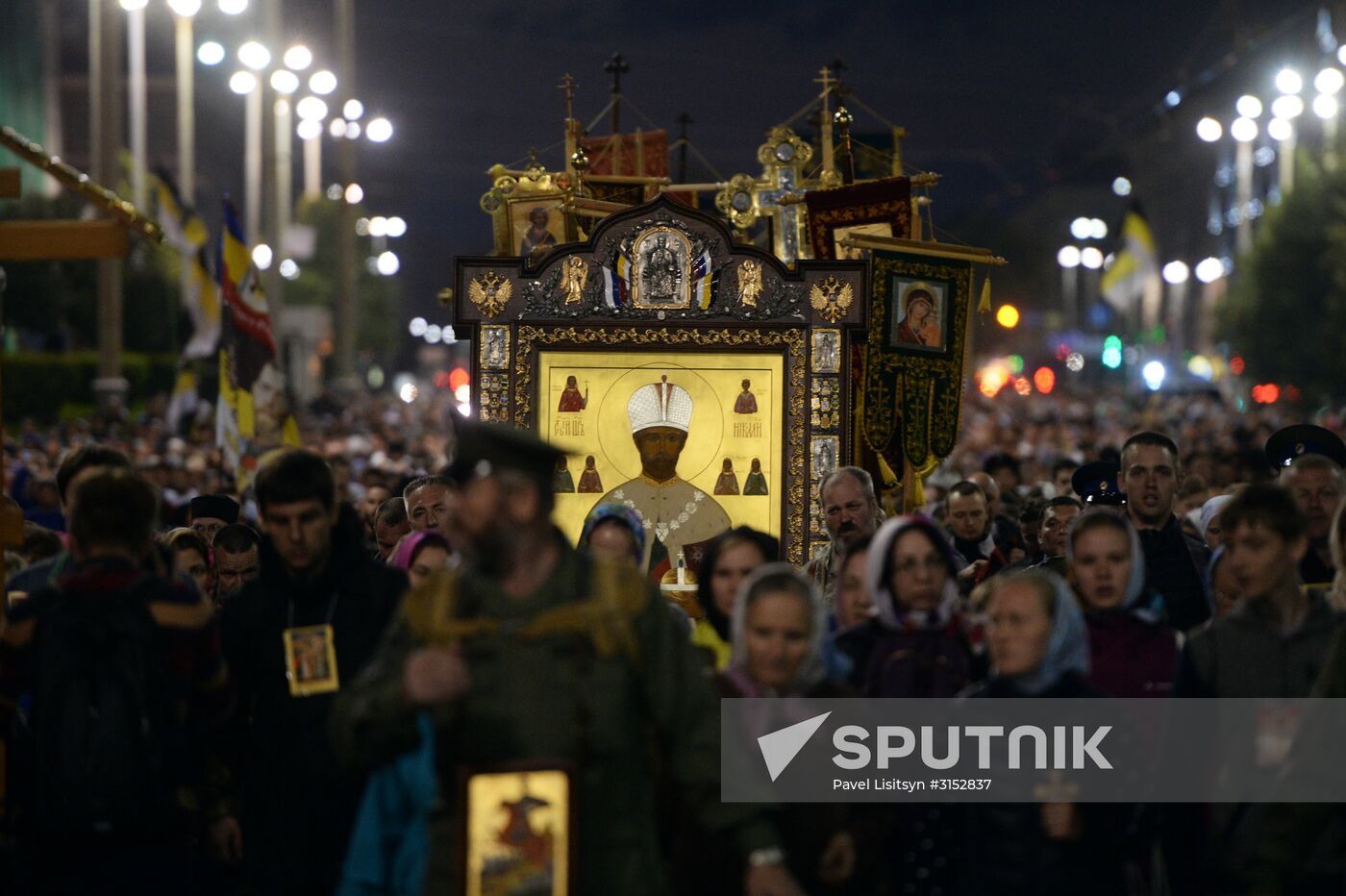 Tsarian religious procession in Yekaterinburg