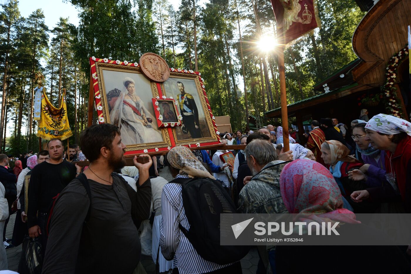 Tsarian religious procession in Yekaterinburg