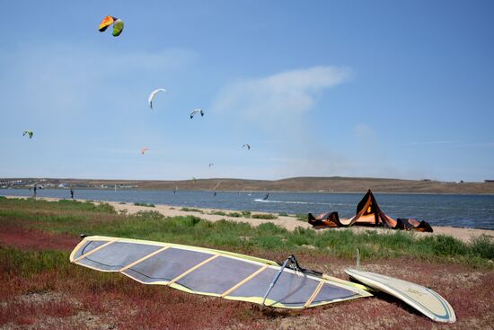 Holidays on Bugazskaya Spit in Veselovka village