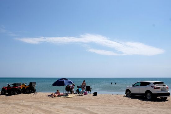 Holidays on Bugazskaya Spit in Veselovka village