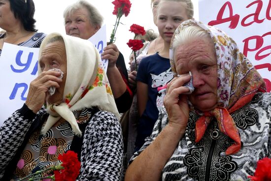 Mourning Boeing victims in Donetsk Region