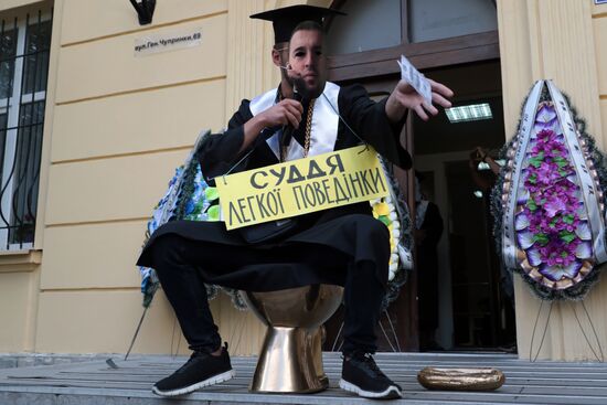 Lviv protesters oppose judicial-system corruption