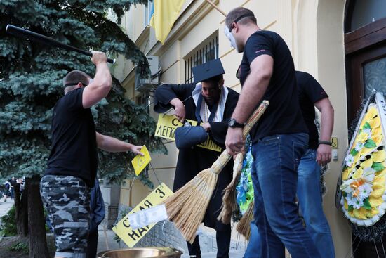 Lviv protesters oppose judicial-system corruption
