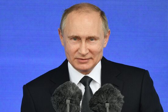 Vladimir Putin visits the International Aviation and Space Salon MAKS-2017