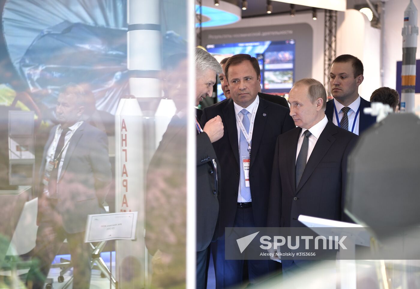 Vladimir Putin visits the International Aviation and Space Salon MAKS-2017