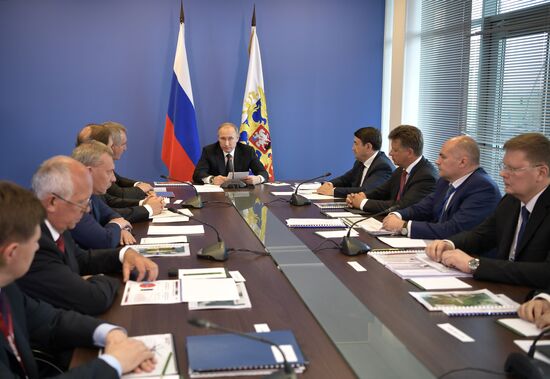 Vladimir Putin visits the International Aviation and Space Salon MAKS-2017