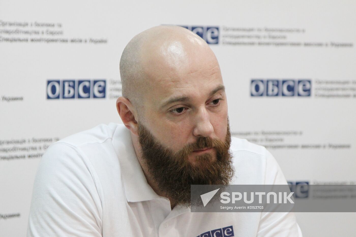 OSCE SMM Principal Deputy Chief Monitor Alexander Hug visits Stanitsa Luganskaya
