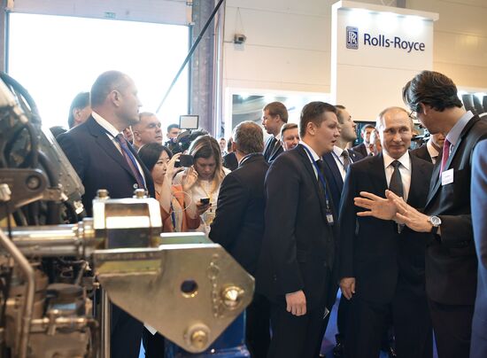 Vladimir Putin visits the International Aviation and Space Salon MAKS-2017