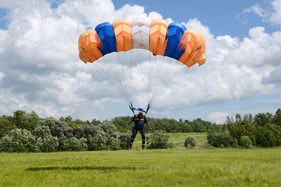 Emergencies Ministry's airborne unit's regional exercise