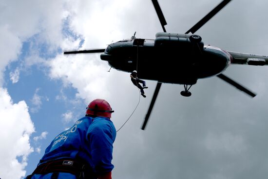 Emergencies Ministry's airborne unit's regional exercise