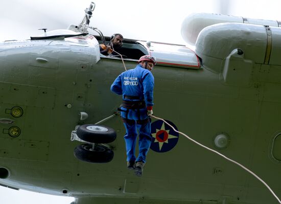 Emergencies Ministry's airborne unit's regional exercise