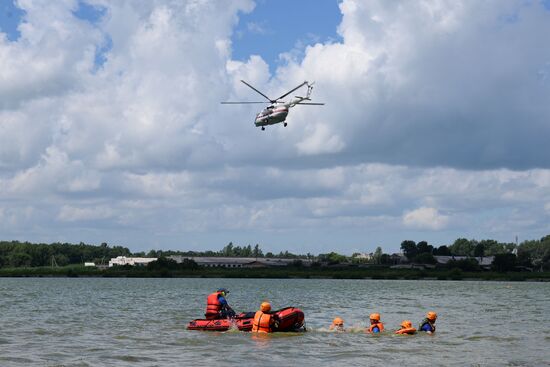 Emergencies Ministry's airborne unit's regional exercise