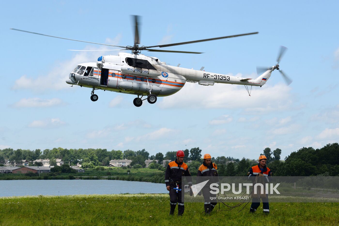 Emergencies Ministry's airborne unit's regional exercise