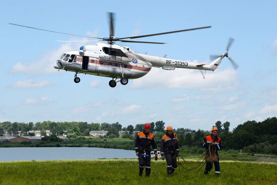 Emergencies Ministry's airborne unit's regional exercise