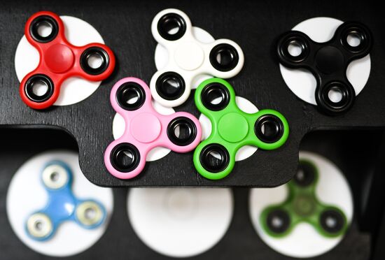 Fidget spinners sale in Moscow
