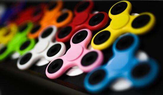 Fidget spinners sale in Moscow