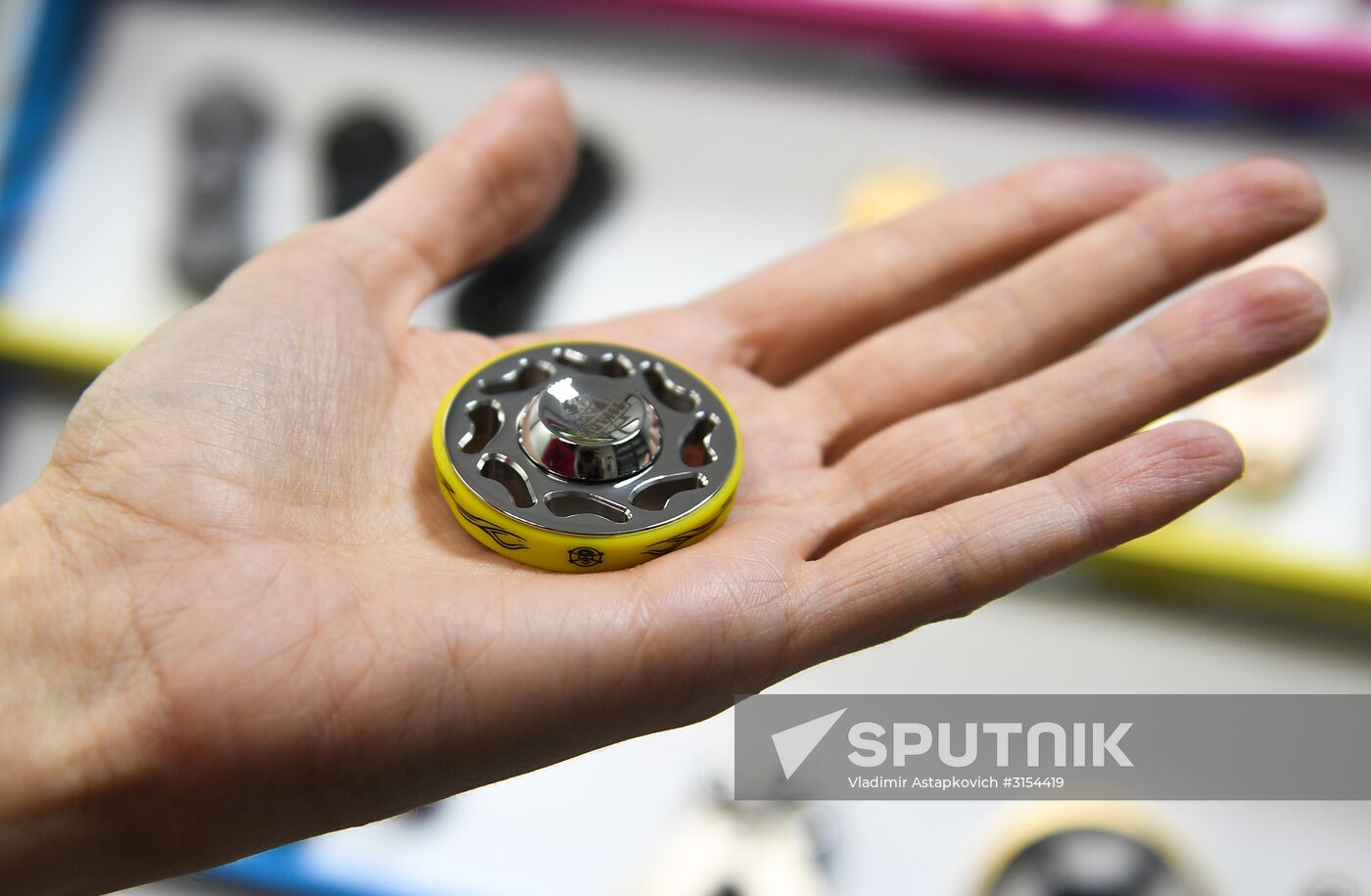 Fidget spinners sale in Moscow