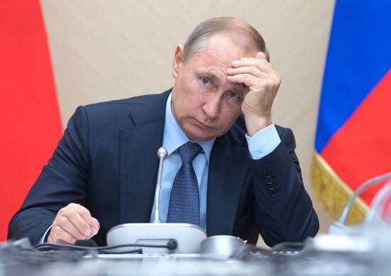 President Vladimir Putin holds meeting with Government members