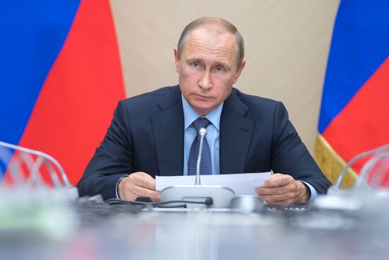 President Vladimir Putin holds meeting with Government members